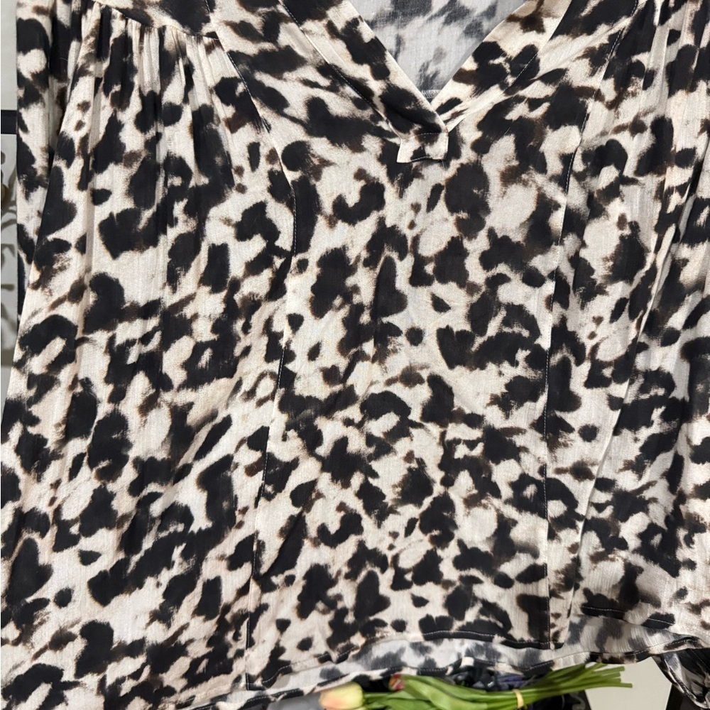 Rails Blurred Cheetah Print Blouse XS | Flowy Animal Print Top - Picture 6 of 10